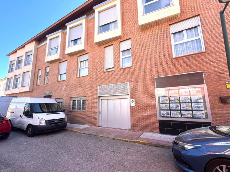 Foto 03cc9804-fcf0-42d3-9226-c4ebfdbf5a29. Car parking in Alovera