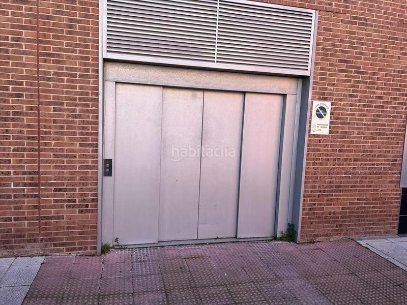 Foto 9b44d69b-fdee-44a1-872e-9445fc3096f1. Car parking in Alovera