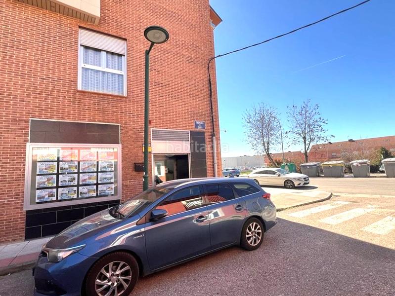 Foto c93da165-ab09-45d3-ad83-f89e6d9a3e39. Car parking in Alovera