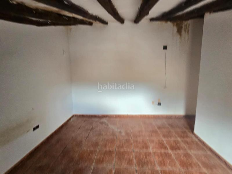 Foto 09504a93-39d9-4798-8d99-1e1a8fb80e26. Casa adossada a Torrellas