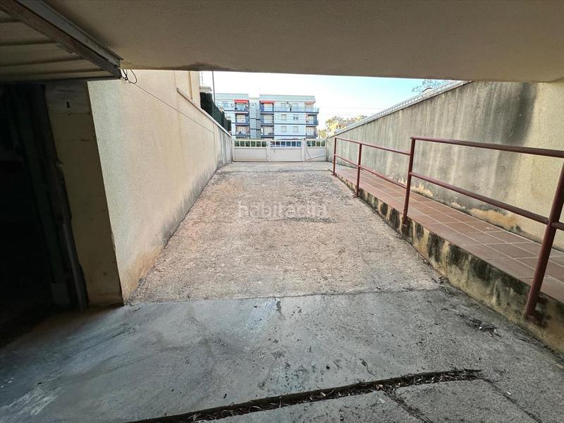 Foto 3d326d05-e624-4a5b-b1de-920cd74d526e. Aparcament cotxe a Segur de Calafell nucli urbà Segur de Calafell