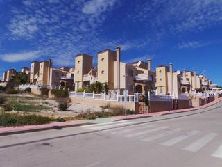 Semi detached house in Los Almendros