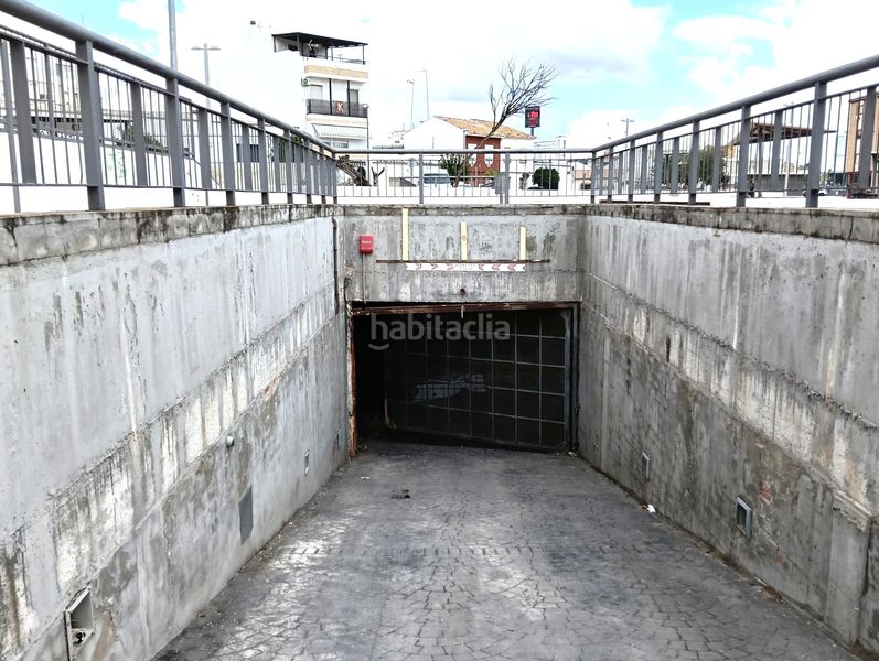 Foto ea1594f6-f0ff-4ea4-9844-5fc865d7535f. Aparcament cotxe a Puente Genil