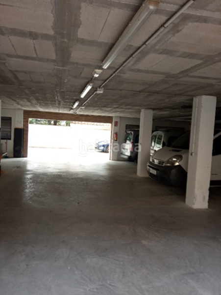 Foto 74810ded-84af-4660-b1d2-fb3f121ad8c9. Aparcament cotxe a Pla del Penedès (El)