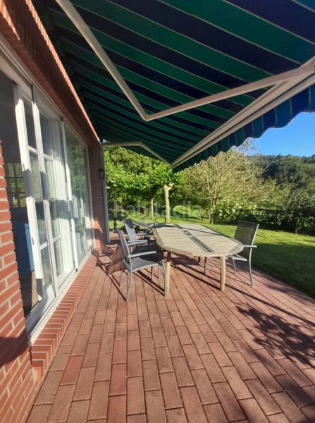 Foto 559245c1-304c-4d9f-9a3d-62a2c69cbfb7. Casa aparellada amb xemeneia calefacció aparcament a Plentzia