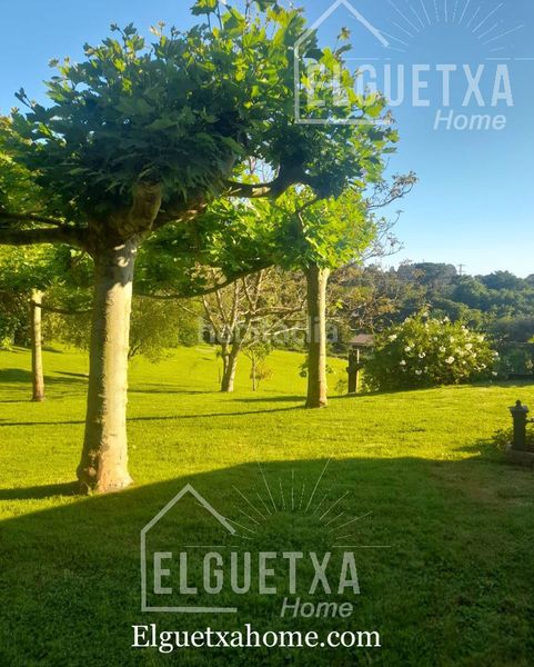 Foto 99d66796-d247-4435-a7fc-e3eb3d46d938. Casa aparellada amb xemeneia calefacció aparcament a Plentzia