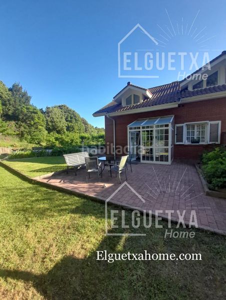 Foto a64dc005-4758-48a1-8008-0eb9c4abea79. Casa aparellada amb xemeneia calefacció aparcament a Plentzia