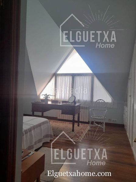 Foto ee594bc3-4cc1-403a-9cc7-5a9e911c679f. Casa aparellada amb xemeneia calefacció aparcament a Plentzia