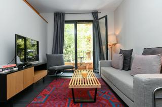 Rent Flat  N/a. Carrer de casanova, barcelona