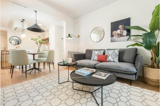 Rent Flat  N/a. Carrer de bordeus, barcelona