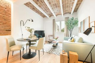Rent Flat  N/a. Carrer de bordeus, barcelona