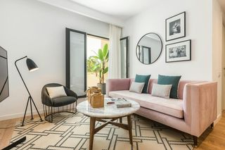 Rent Flat  N/a. Carrer de bordeus, barcelona