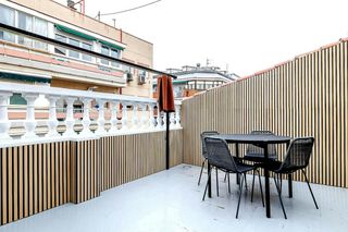 Location Appartement  N/a. Calle de oltra, madrid