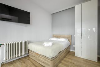 Rent Flat  N/a. Avenida de la reina victoria, madrid