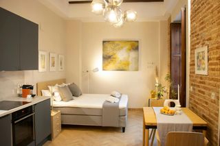 Rent Flat  N/a. Carrer de la creu, valencia