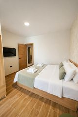 Rent Flat  N/a. Calle de brescia, madrid