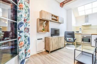 Rent Flat  N/a. Calle del divino pastor, madrid