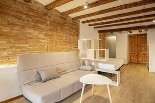 Rent Flat  N/a. Carrer nou de la rambla, barcelona