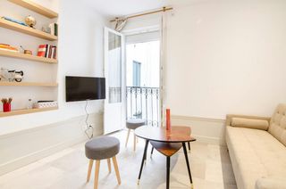 Rent Flat  N/a. Calle de valverde, madrid