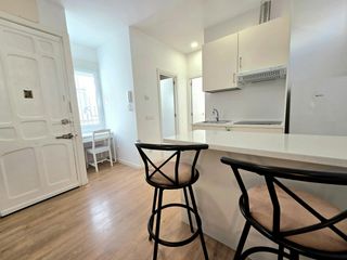 Rent Flat  N/a. Calle de caravaca, madrid