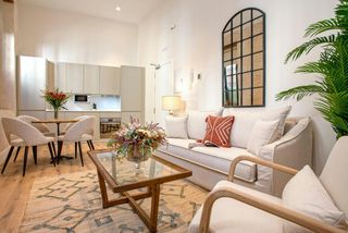 Miete Etagenwohnung  N/a. Calle rodrigo caro, sevilla