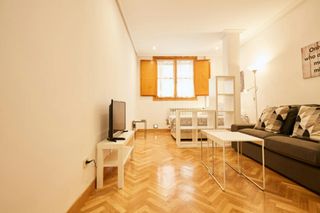 Miete Etagenwohnung  N/a. Calle de la madera, madrid