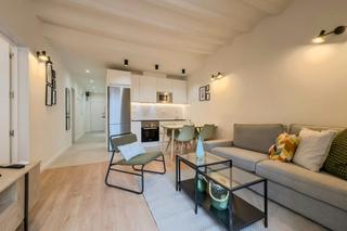 Miete Etagenwohnung  N/a. Carrer de sant antoni abat, barcelona