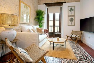 Rent Flat  N/a. Calle santas patronas, sevilla