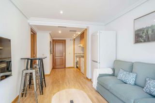 Miete Etagenwohnung  N/a. Calle de eraso, madrid