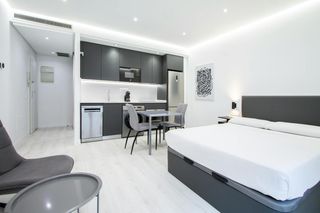 Rent Flat  N/a. Calle de san hermenegildo, madrid