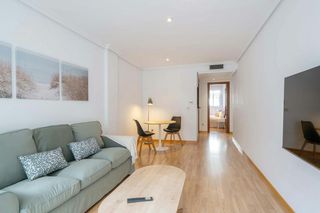Rent Flat  N/a. Calle de eraso, madrid