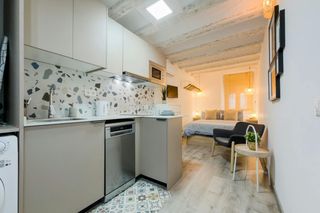 Rent Flat  N/a. Carrer den robador, barcelona