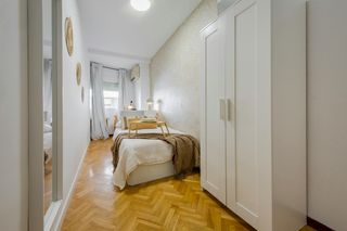 Rent Flat  N/a. Paseo de los olmos, madrid