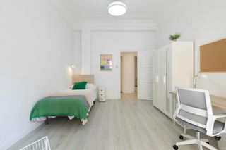 Rent Flat  N/a. Carrer de guillem de castro, valencia