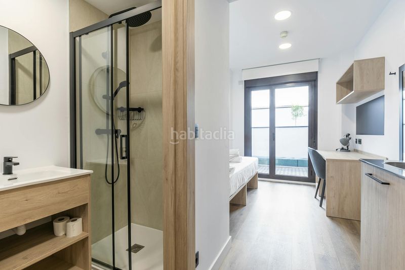 Foto b4ed2d7b-67b3-4c06-b5d7-28d4e130f3ab. Affitto edificio in Tres Olivos-Valverde Madrid