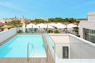 Rent Flat  N/a. Calle betis, sevilla