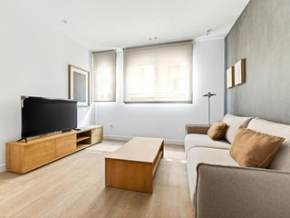 Rent Flat  N/a. Calle de anzuola, madrid