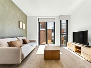 Rent Flat  N/a. Calle de anzuola, madrid