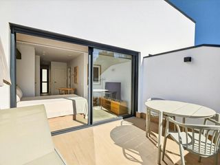 Rent Flat  N/a. Calle de anzuola, madrid