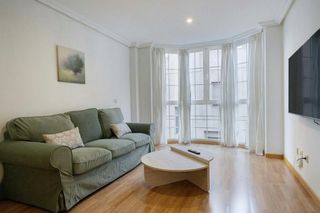 Miete Etagenwohnung  N/a. Calle de eraso, madrid
