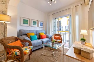 Rent Flat  N/a. Calle alfaqueque, sevilla