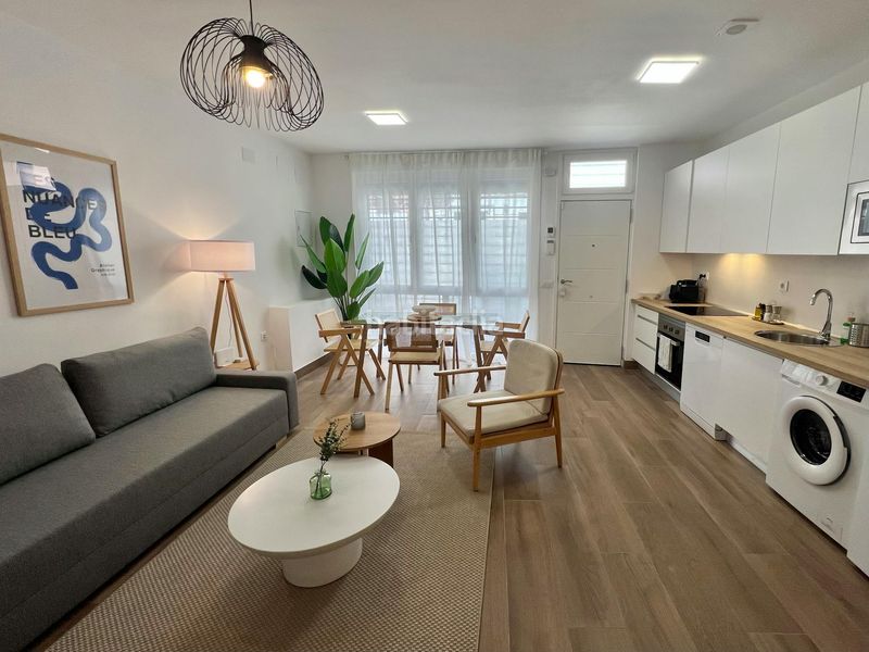 Foto 89b49f6f-257e-4701-a6a6-d13c92ffe8b4. Alquiler piso calle de astorga, en Ventas Madrid