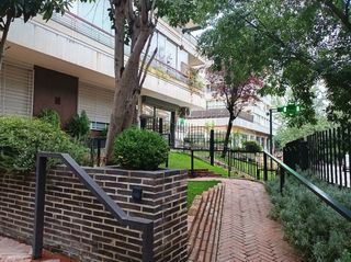 Location Appartement  N/a. Calle san martín de porres, madrid