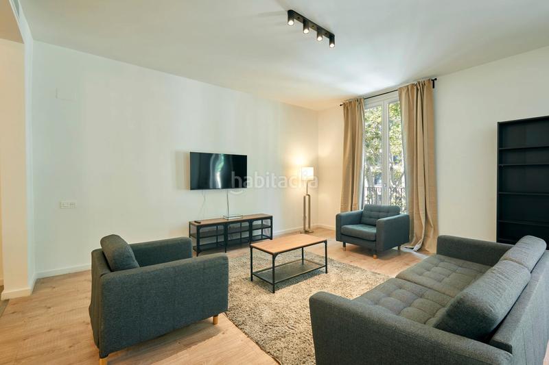 Foto 84ee9959-9e56-43d4-8a52-8fb6d880f049. Alquiler piso carrer la rambla, en Gòtic Barcelona