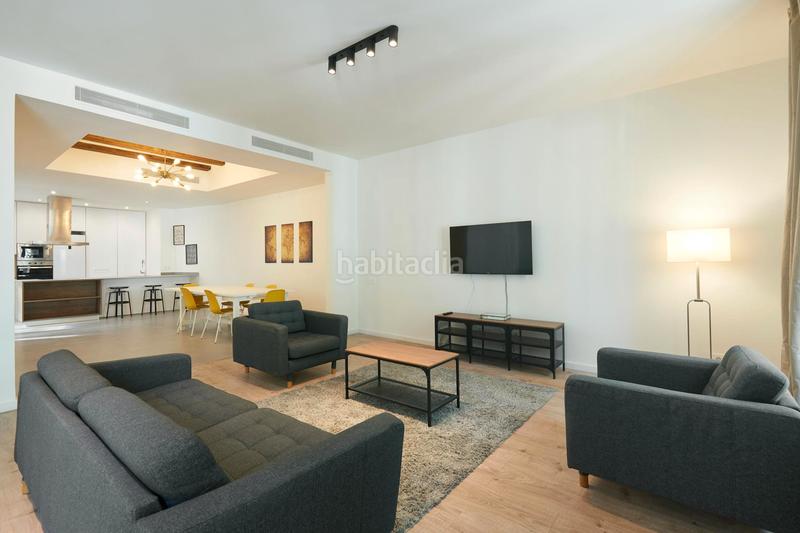 Foto a8de0a31-8829-4099-a09d-f67c0e1f78c4. Alquiler piso carrer la rambla, en Gòtic Barcelona