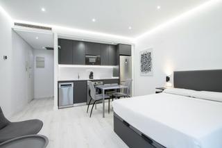 Miete Etagenwohnung  N/a. Calle de san hermenegildo, madrid