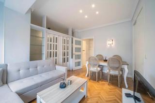 Location Appartement  N/a. Calle del poeta joan maragall, madrid