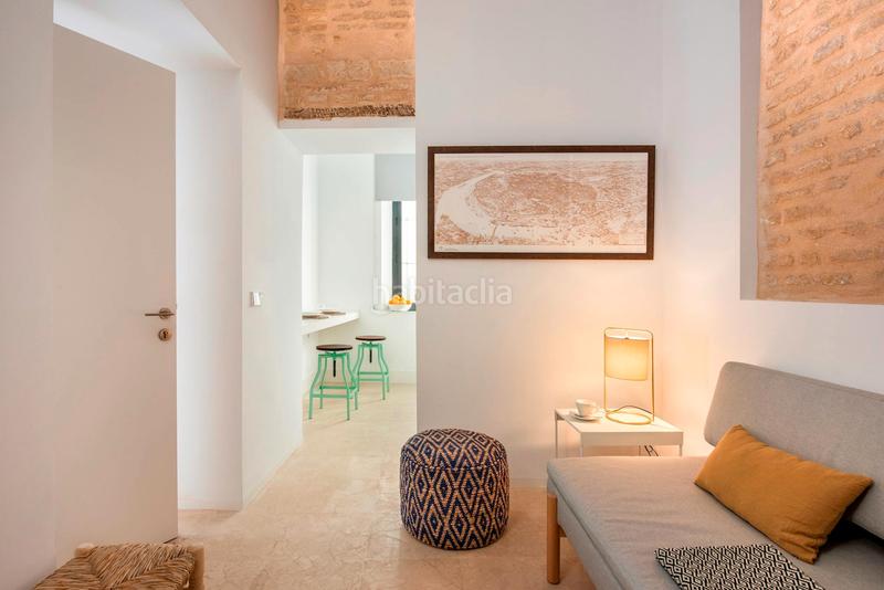 Foto b9553829-ea5c-4cb5-aad5-661ed16373d6. Alquiler piso calle santa teresa, en Alfalfa - Santa Cruz Sevilla