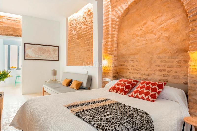 Foto ca9bec3a-44de-4a67-af63-9012dd27df75. Alquiler piso calle santa teresa, en Alfalfa - Santa Cruz Sevilla