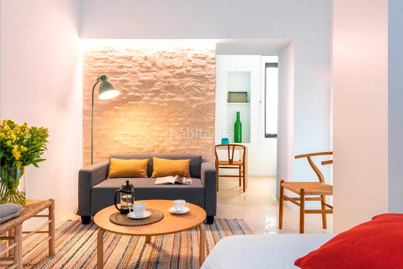 Foto b4c0c42d-f88e-4331-a7a5-af60a42e7405. Rent flat with heating in Alfalfa - Santa Cruz Sevilla